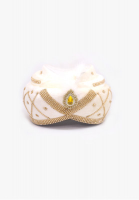 Snow white stone-lace-feather wedding pagri