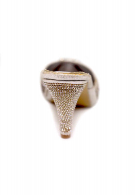 Silver-white stone karchupi nagra