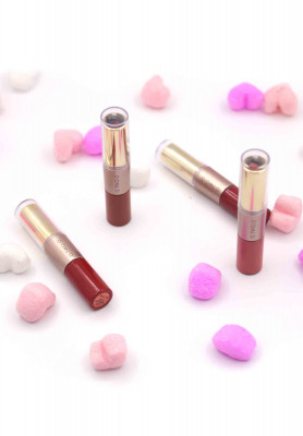 O.TWO.O 2 in 1 Matte Lipstick +Lip Gloss
