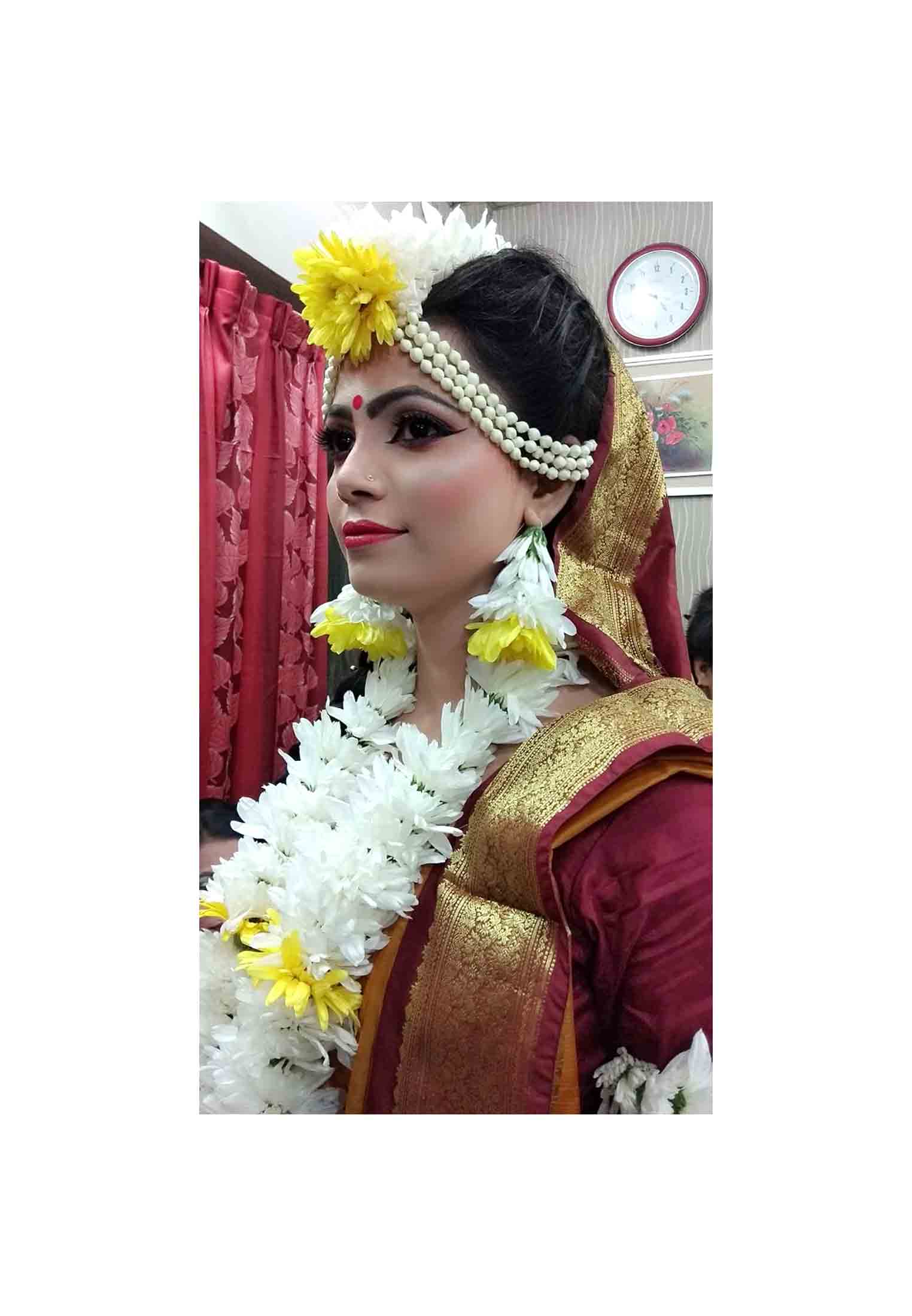 Attractive bridal holud makeup for bridal