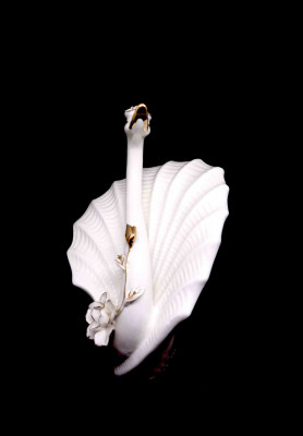  Unique Goose shaped showpiece