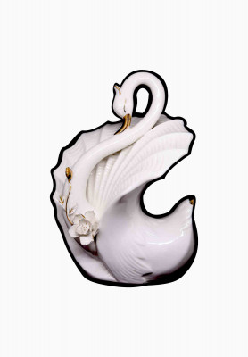 Goose shaped showpiece