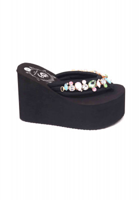 Balanced Shoe Made of Heel