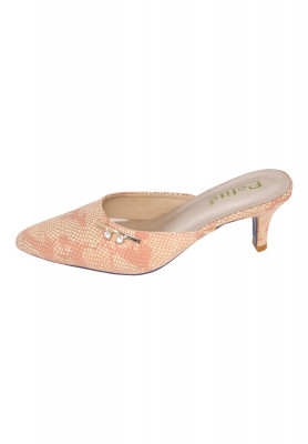 Cream Colored Semi Pencil Nagra