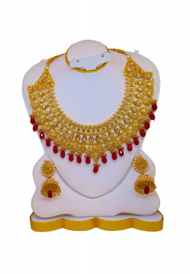 Gold platted Medium neckless  