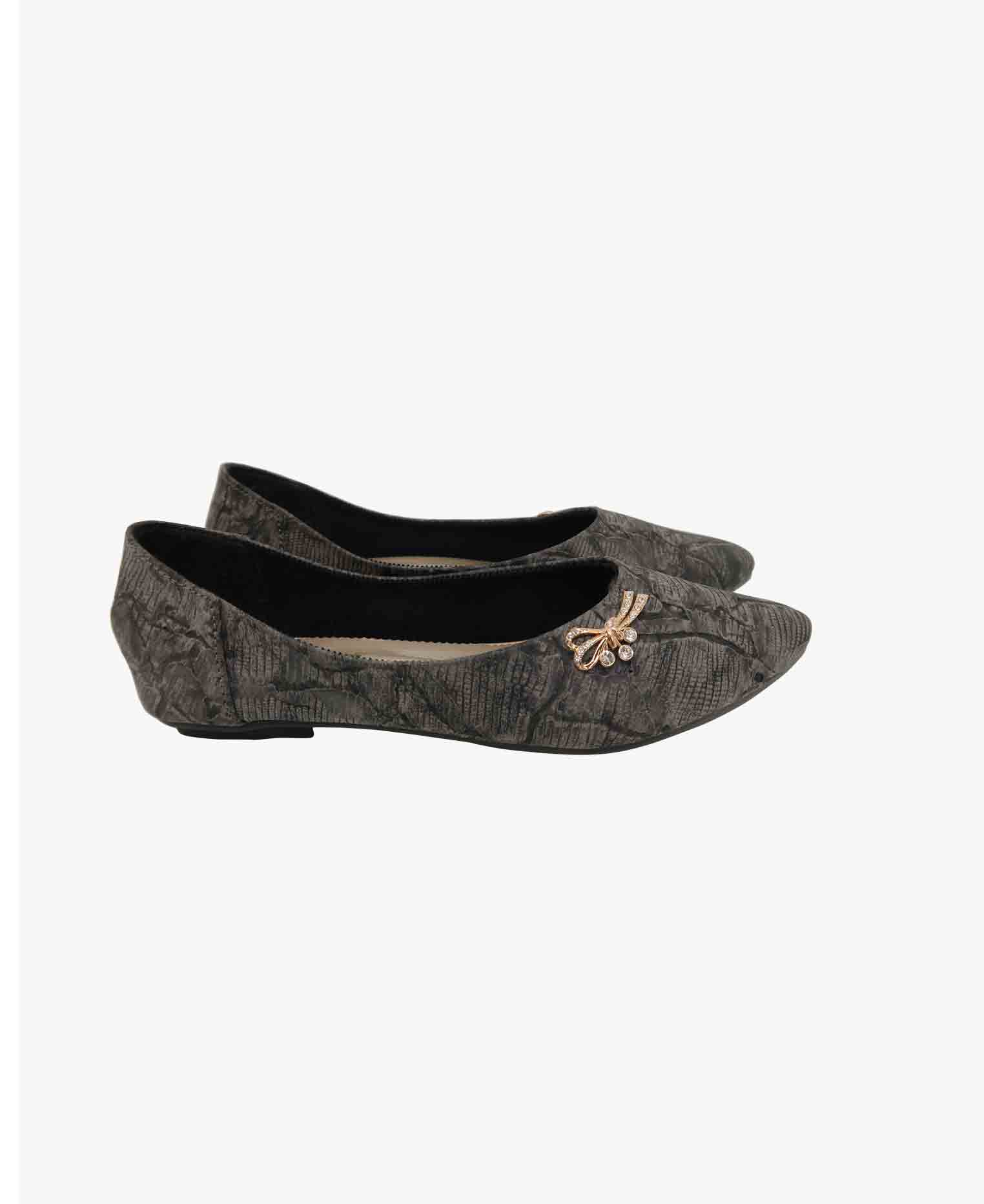 Cream Colored Artificial leather Party Shoe 
