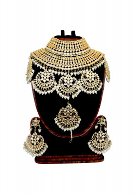 Kundon khonto har with ear ring  