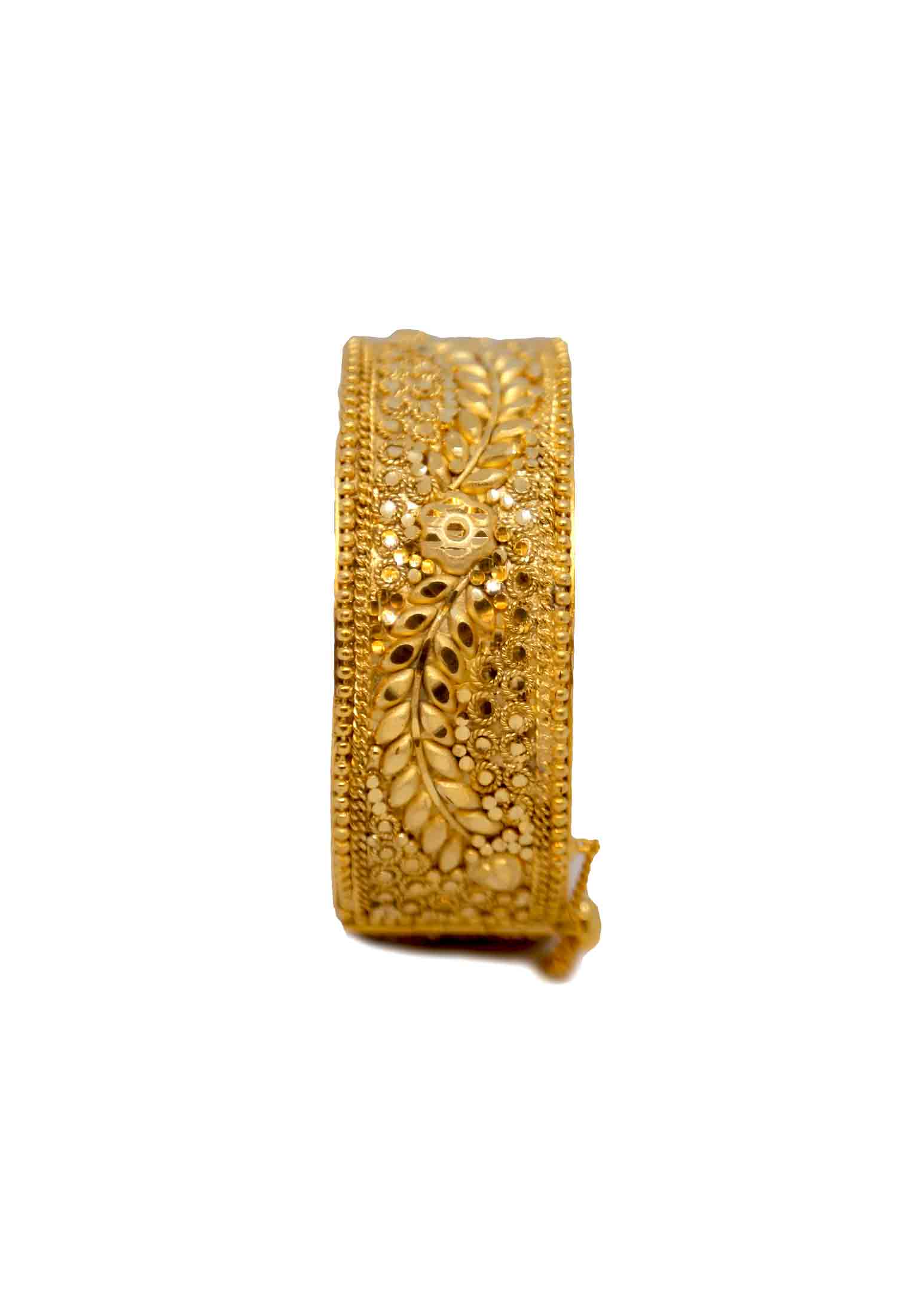 Unique Design Gold Plated Churi