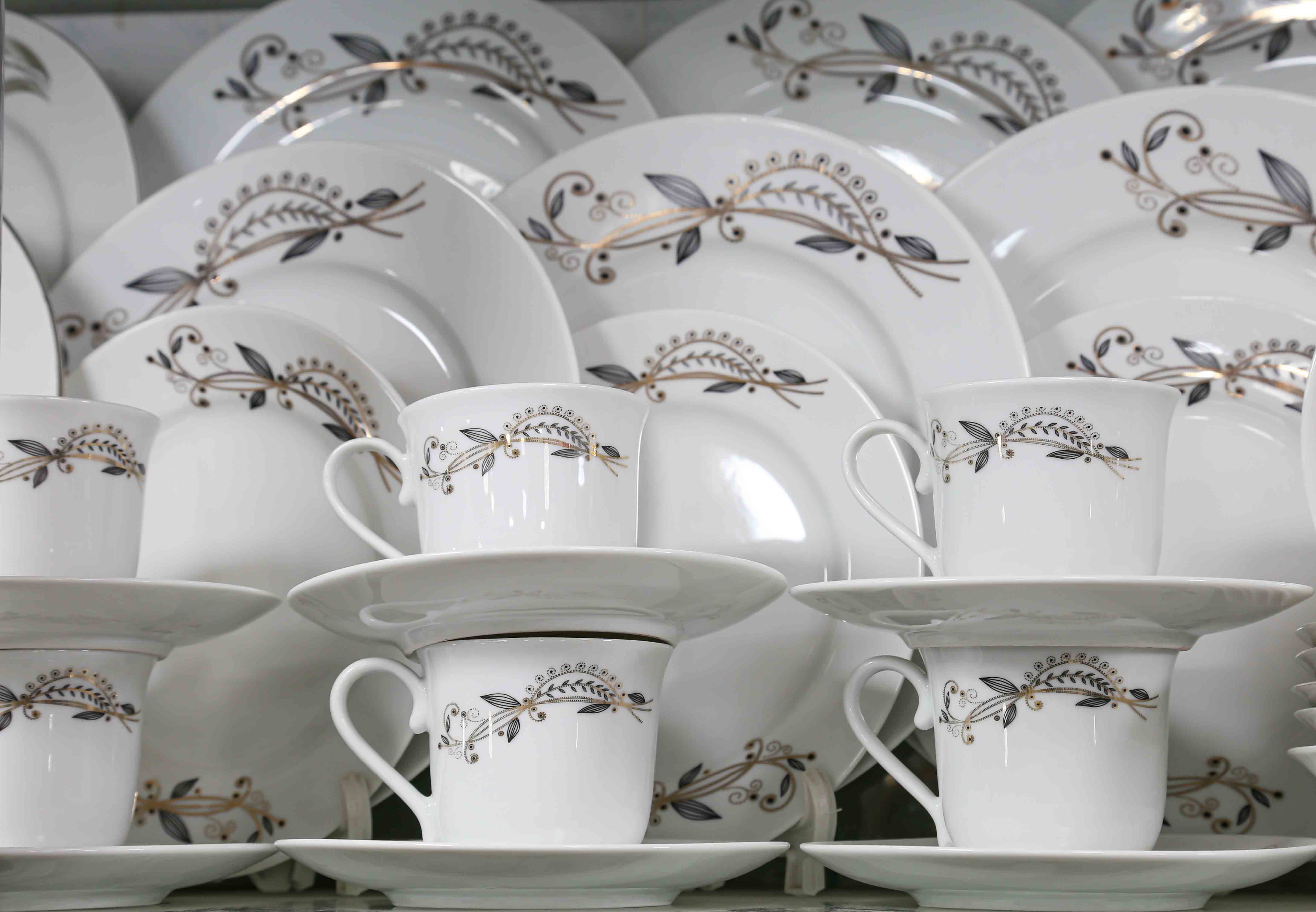32 Pieces Paragon Dinner Set